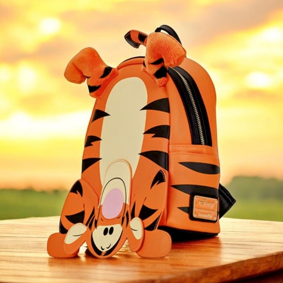 NWOT Loungefly Tigger Winnie the pooh mini backpack, Wallet, & DOORABLES CHARM! - Picture 5 of 17